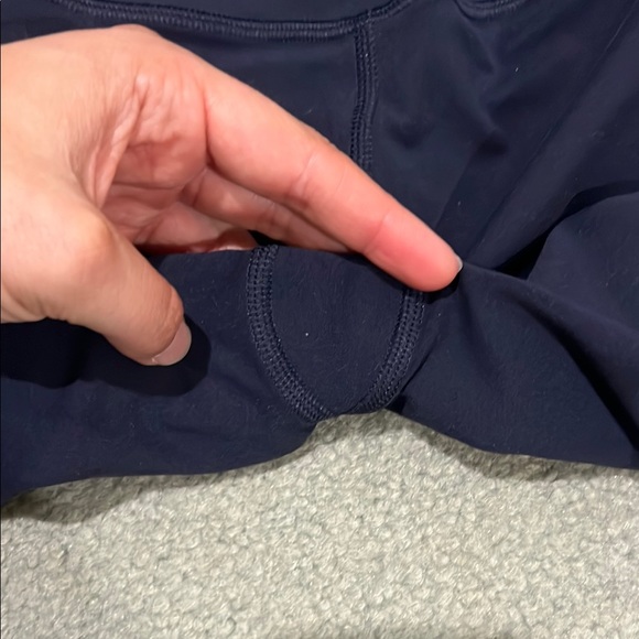 Athleta Salutation Stash Pocket II Capri Navy - Picture 3 of 6